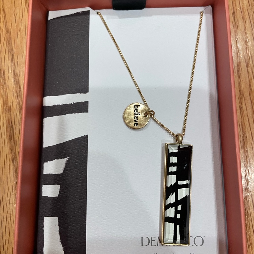 Black and white necklace